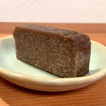 梅木商店 - かたい(…というかかたくなってしまった)状態の高麗餅