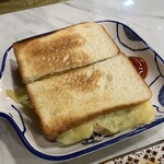 True Breakfast - 料理写真:ポークチョップ玉子サンドイッチ