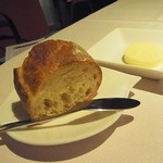 レストラン・セン - パリパリのバゲット