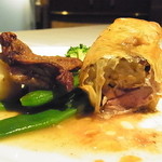 レストラン・セン - 断面図　下が胸肉　上がフォアグラ