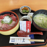 Kaise Mmaguroya - 紅白丼　1,375円