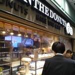 JACK IN THE DONUTS - 店舗外。