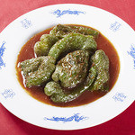Grilled green pepper with sweet and sour sauce