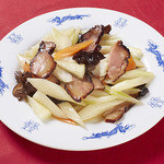 Stir-fried celery and Hunan smoked meat