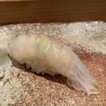 匠 進吾 - 真鯛の昆布〆。