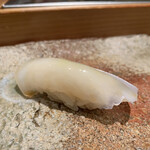 匠 進吾 - 墨烏賊。少し線が細くて、その分上品。