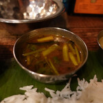 Kalpasi - トマトと芹のラッサム