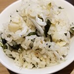 中華そば 六感堂‏ - しらすとわかめの炊込みご飯