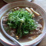 新立麺館 - 焼肉定食のラーメン（アップ）