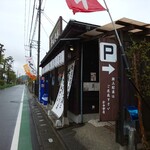 Rakuichi Rakuza - 店舗の東側に駐車場アリ
