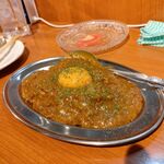 立ち飲み世界のこにし - 月見キーマカレー