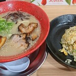 豚骨ラーメン てっぺん - 