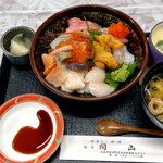 Kaiyama - ランチではない、海鮮丼。