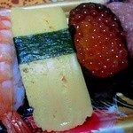 生鮮食品館サノヤ - にぎり　イクラはやはり・・・