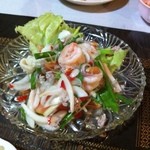 チャーンタイ レストラン - 一番好きなエビのサラダ！