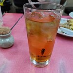 中華料理 萬福 - ウーロンハイは野毛仕様のカタめ（濃いめ）。