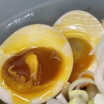 ラーメン もっけだの - 2022.4～新メニュー『G麺+ニンニク』の味玉