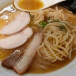 鶏そば 小箱 - 麺とチャーシュー