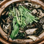 Tachi Maya - イカスミ鍋