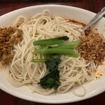 中国家庭料理 楊 - 到着した汁なし坦々麺（800円）