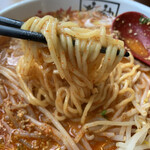 琉神 - 坦々麺 麺アップ