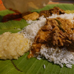 スリマンガラム - ナットゥコーリクルマ、パパド、アッカラワティサル