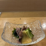 Asahizushi Souhonten - ほたるいか酢味噌６６０円。目の前で職人さんが、下処理をされていました。丁寧に仕上がっていて、とても美味しくいただきました（╹◡╹）