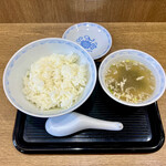 横浜とんとん - 半ライスと付け合わせのスープ