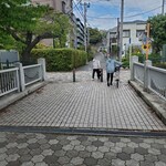でぶそば - 寅さんの足跡を追う①
      撮影所の北門を出て直ぐ、砂押川に架かる松竹第二号橋を渡って