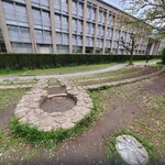 でぶそば - イトーヨーカドーの裏側、正面は鎌倉女子大