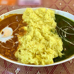 サンローズ - ダブルカレーセット(サラダ・ドリンク付) 930円 