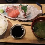 うみからそらへ - お刺身も たっぷりです