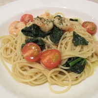 Il Cucchiaio di Angelo - 小エビとほうれん草とフレッシュトマトのアンチョビオイル、スパゲッティーニ