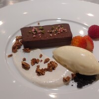 ERUTAN RESTAURANT BAR - 