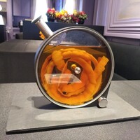 ラ ターブル ドゥ ジョエル・ロブション - オレンジピールとシナモンをラム酒に漬け込む容器！