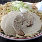 自家製太麺 渡辺 - らー麺 激大（横から）