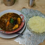 スープ屋さん - 料理写真:キーマチーズの野菜のカレー（ご飯付き）1,100円
（シュマリ　ノーマル＋1辛？）