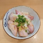 らぁめん 倉井 - 炙られたチャーシュー（肉めし）