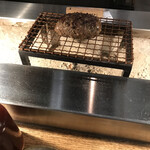 挽肉と米 吉祥寺 - 一号機　これはそのまま食べて下さいと言われる