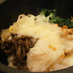 焼肉 山水 - 25年2月　石焼ピビンバチーズ