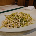 新中華 - 糸豆腐とセロリ炒め