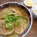 ラーメン屋 夏堀 - 塩チャーシューと小ライス