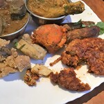 Siddique Pales - 鶏唐揚げ、マライティッカ、チキンティッカ、ケバブ、ローストチキン、挽肉のパテ、