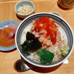 日本橋海鮮丼 つじ半 - 