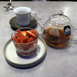 BIKiNi SIS - ストロベリー尽くし