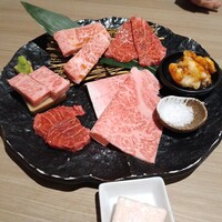 近江うし 焼肉 にくTATSU 青山本店 - 