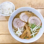 らーめん処 歩や - ちゃーしゅー麺・ご飯