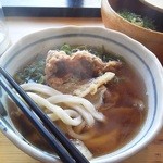 じゃい庵 - 麺はしっかり太め、肉も大振り