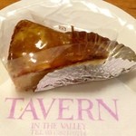 TAVERN IN THE VALLEY - イチジクとリンゴのタルト（350円）