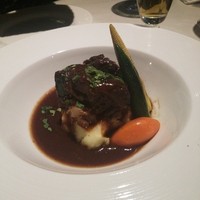 オッティモ・シーフード・ガーデン 新宿店 - 牛ホホ肉の赤ワイン煮込み
